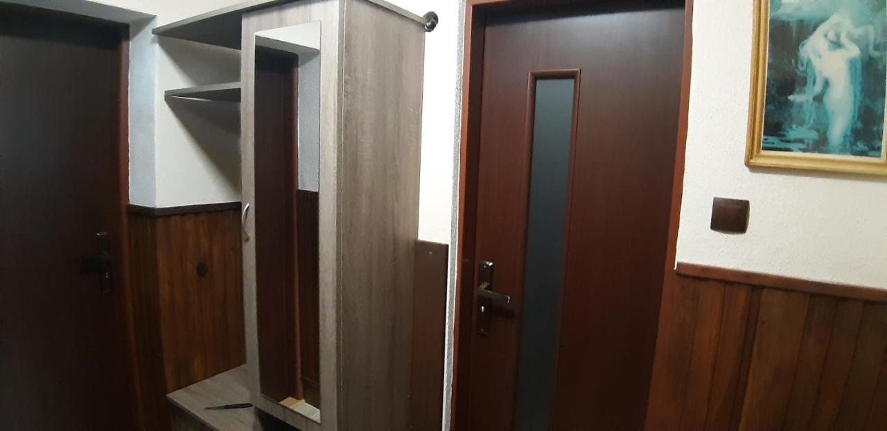 Max Apartment Liptovsky Mikulas Bagian luar foto